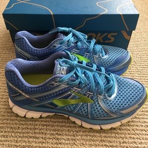 Women’s Brooks Medium Width Size 7.5 Adrenaline